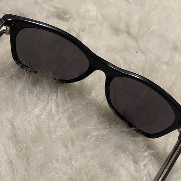 Toms Black Sunglasses - Picture 6 of 9